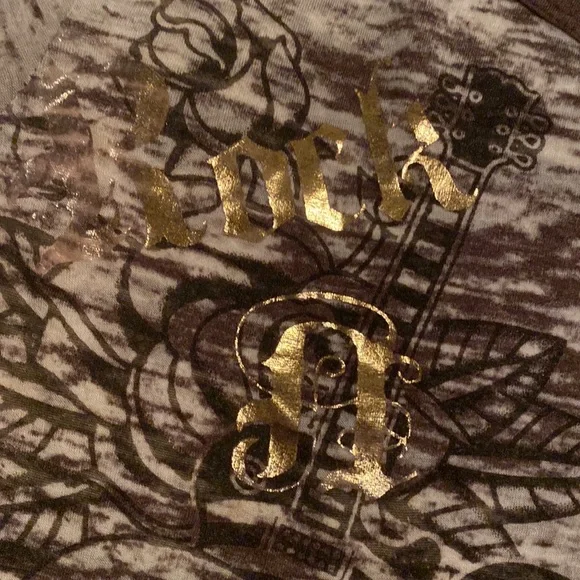 Rock n out fun top! - Picture 2 of 6